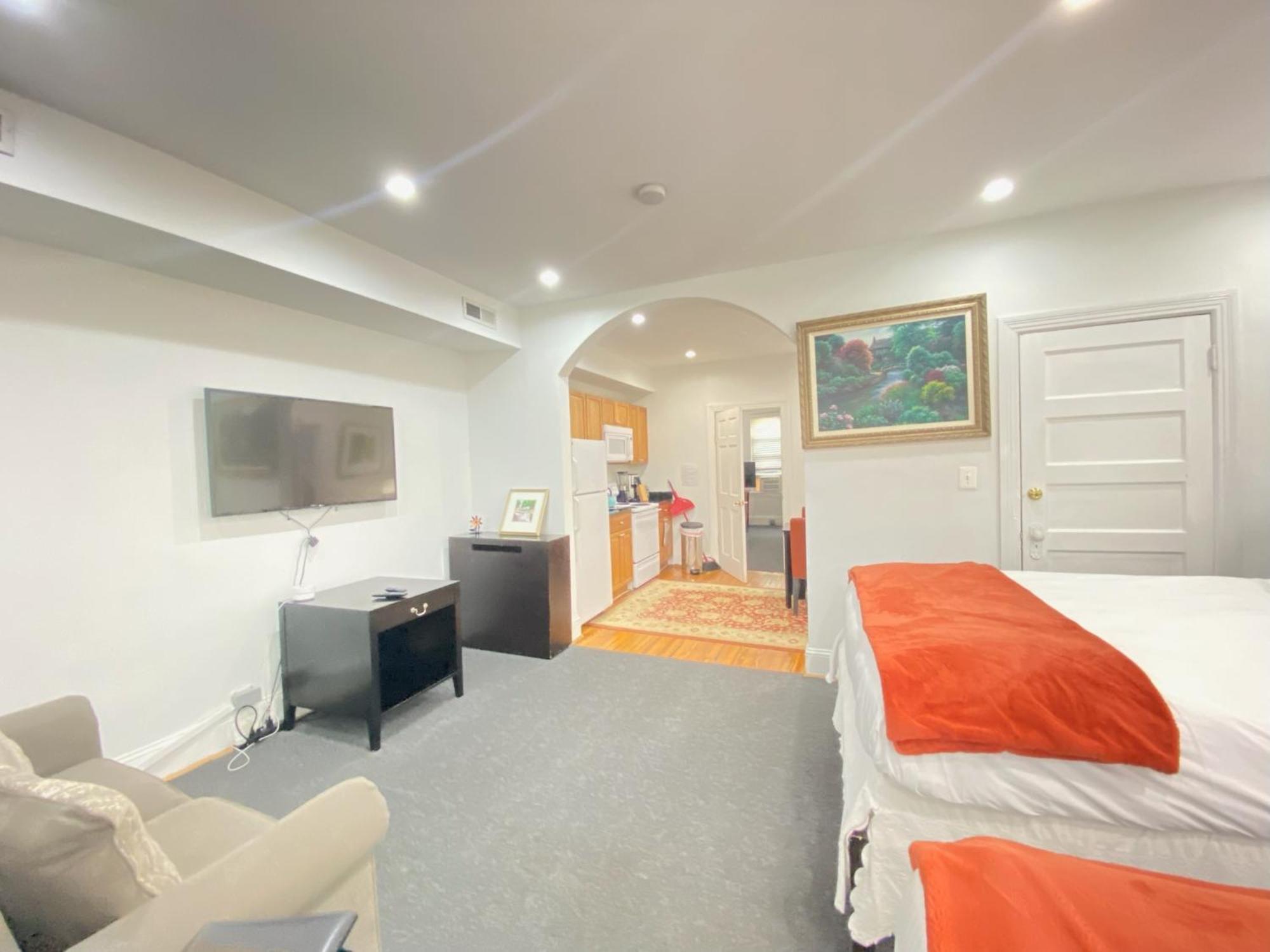 Gorgeous Refurbished 1Bdrm And 1Den Home Вашингтон Экстерьер фото
