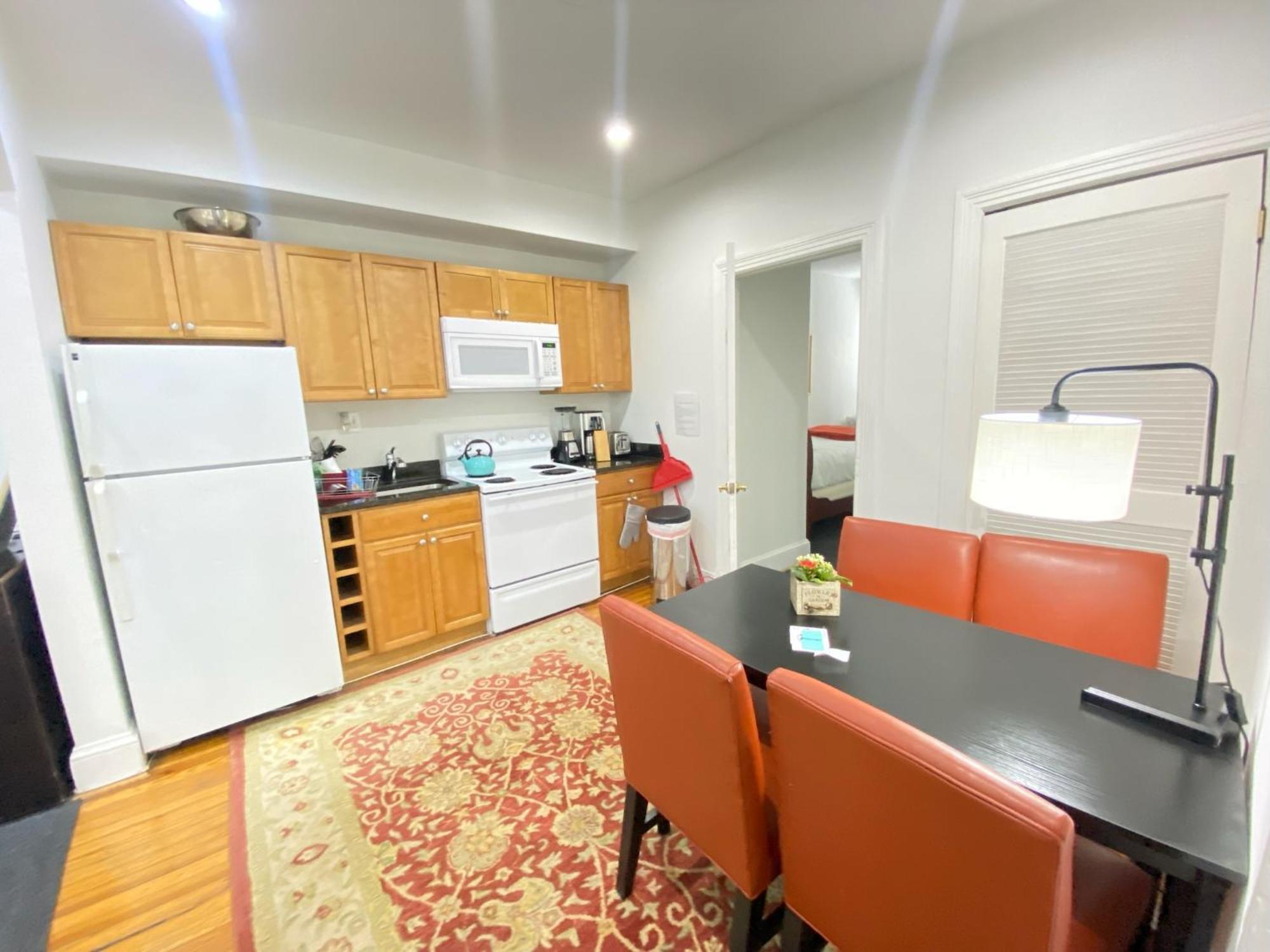 Gorgeous Refurbished 1Bdrm And 1Den Home Вашингтон Экстерьер фото