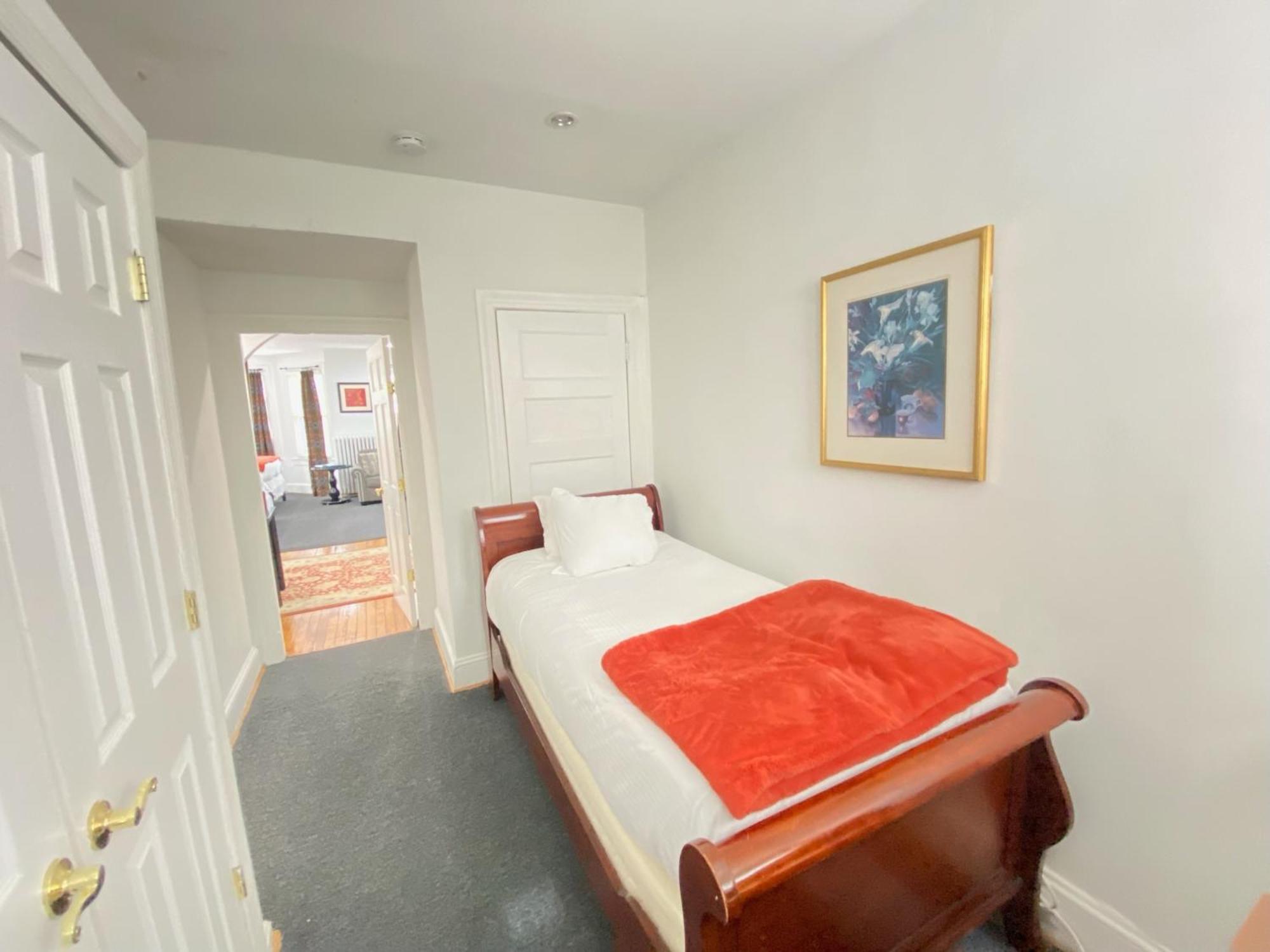 Gorgeous Refurbished 1Bdrm And 1Den Home Вашингтон Экстерьер фото